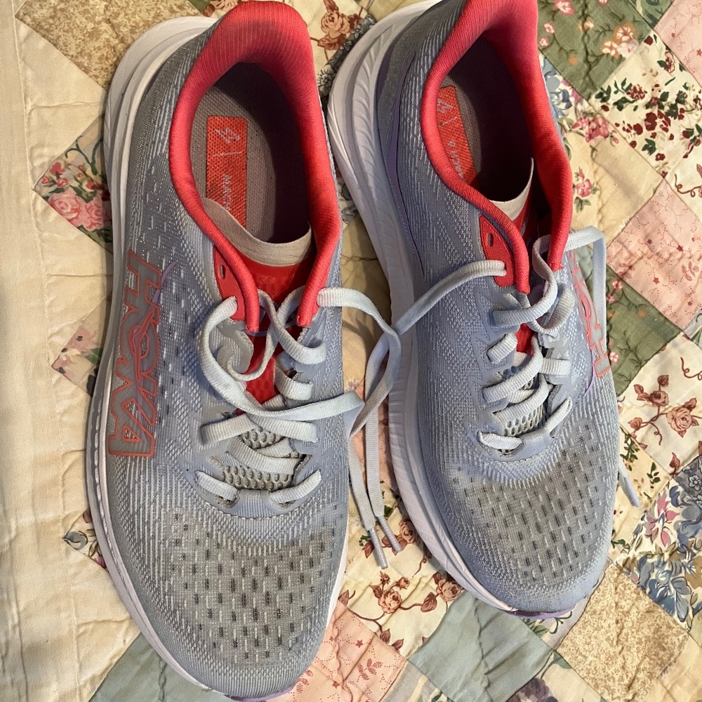 Hoka Mach 6 size 7.5 in pale dusk/gull